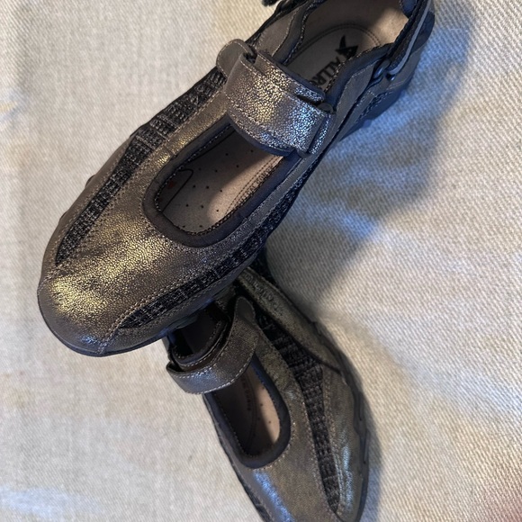 Mephisto Women's shimmery Black Athletic Shoes - Picture 3 of 6